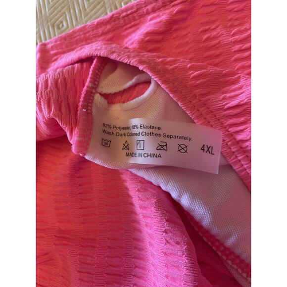 4XL Pink Textured One-Piece Swimsuit Adjustable Strap Ruched Sides Keyhole Front - Picture 10 of 10